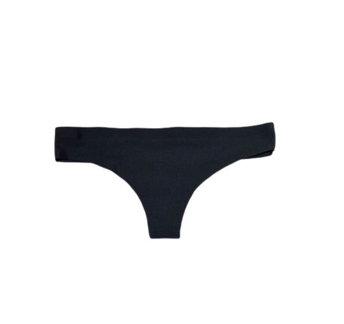 On the edge fekete lézervágott tanga