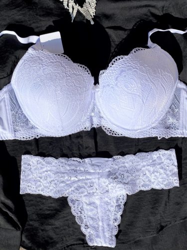 Cross fehér csipkés fűzős tanga