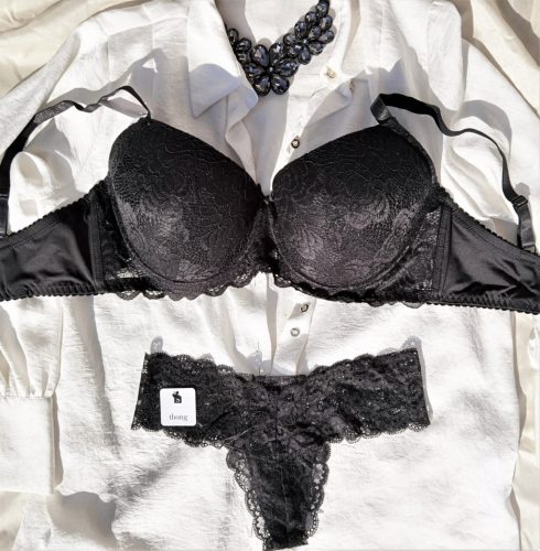 Cross piros csipkés fűzős tanga