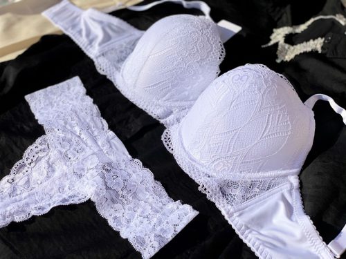 Cross fehér csipkés fűzős tanga