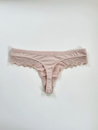 Neo testszínű csipkés tanga