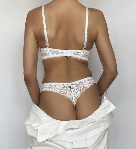 Lacey Fehér csipkés tanga