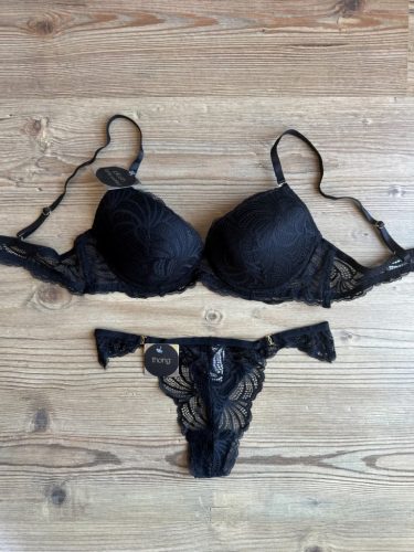 Amy fekete csipkés tanga