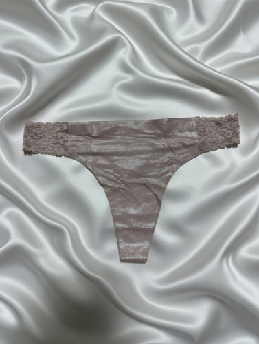 Daisy shine csillogó púder színű csipkés tanga