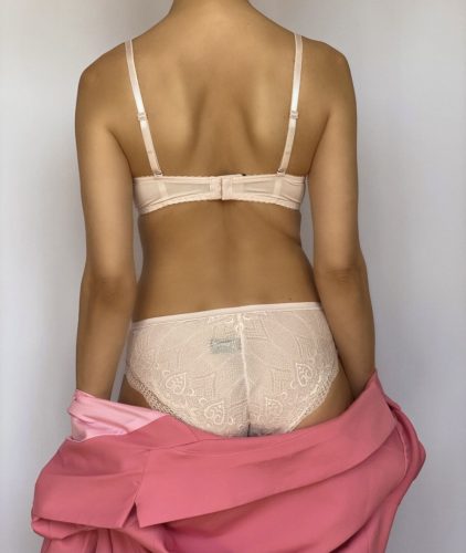 Embrace púder csipkés brazil bugyi