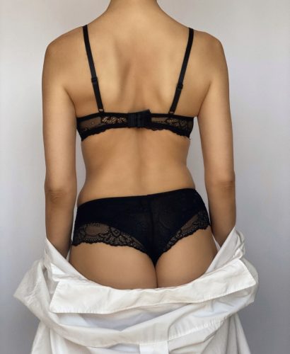 Red carpet fekete csipkés hipster tanga