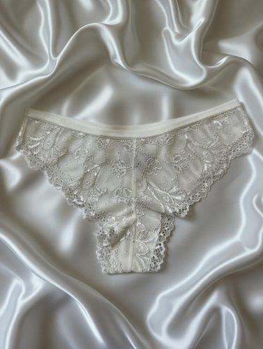 RC lurex ivory csipkés brazil bugyi 