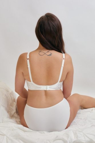 Exkluzív ivory nyomott csipkés klasszikus bugyi