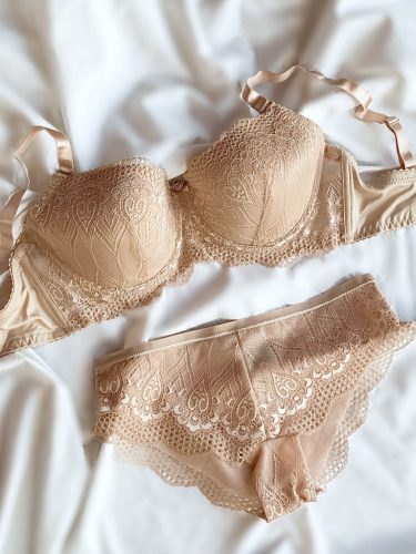 Embrace testszínű plus size melltartó