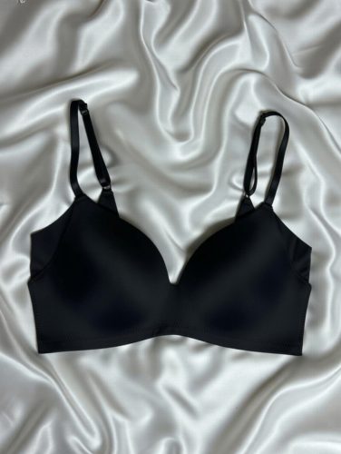 Smooth fekete merevítő nélküli melltartó