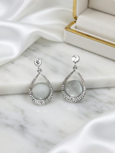 Csepp formájú köves fülbevaló