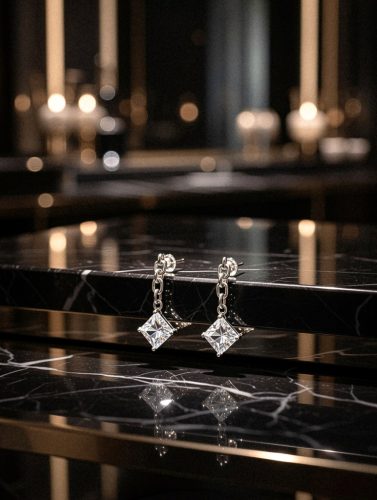 Láncos köves ezüst színű fülbevaló