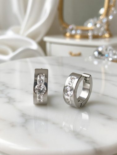 Nemesacél karika köves fülbevaló