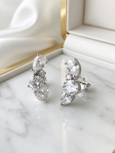 Ezüst színű strasszköves fülbevaló