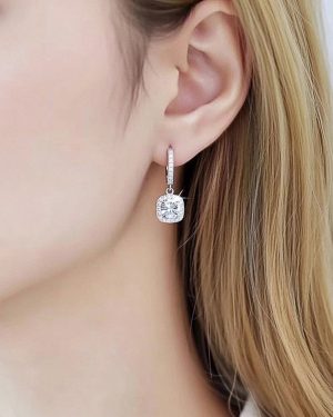 Ezüst színű ezüst köves fülbevaló