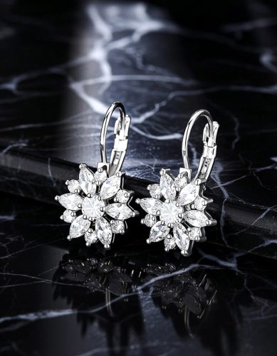 Virág formájú nemesacél ezüst köves fülbevaló