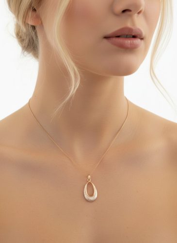 Arany színű nyaklánc ovális medállal