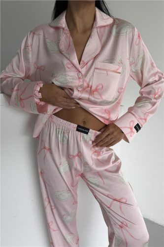 COCO hattyú mintás szatén hálóruha szett