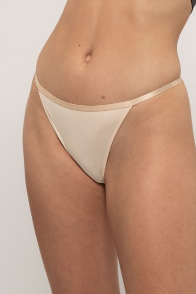 Testszínű T-string tanga