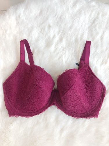 Szivacsos, dekoltázskiemelő melltartó