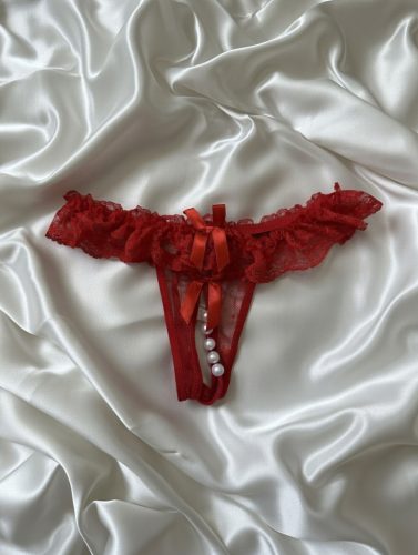 Piros csipkés gyöngyös nyitott bugyi