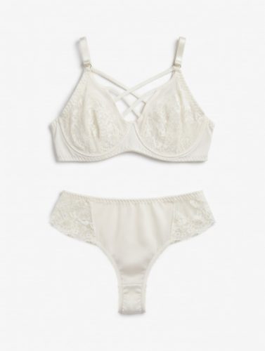 Zinnia csipkés plus size szett