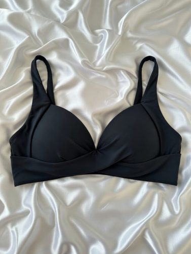 MAIA fekete merevítő nélküli bikini felső