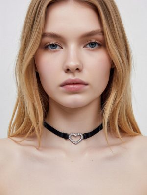 Ezüst szívecskés choker nyaklánc