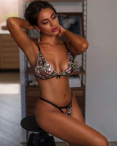 Virágokkal hímzett tüll bralette szett