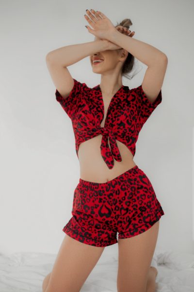 Exkluzív mintás szatén short szett