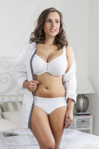 Fehér szivacsos melltartó, flexibilis merevítővel