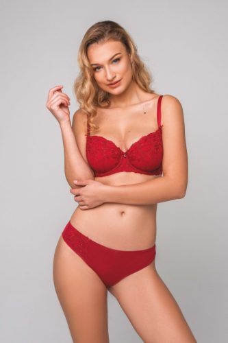 Luxus csipkés brazil bugyi